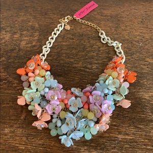 NWT floral necklace